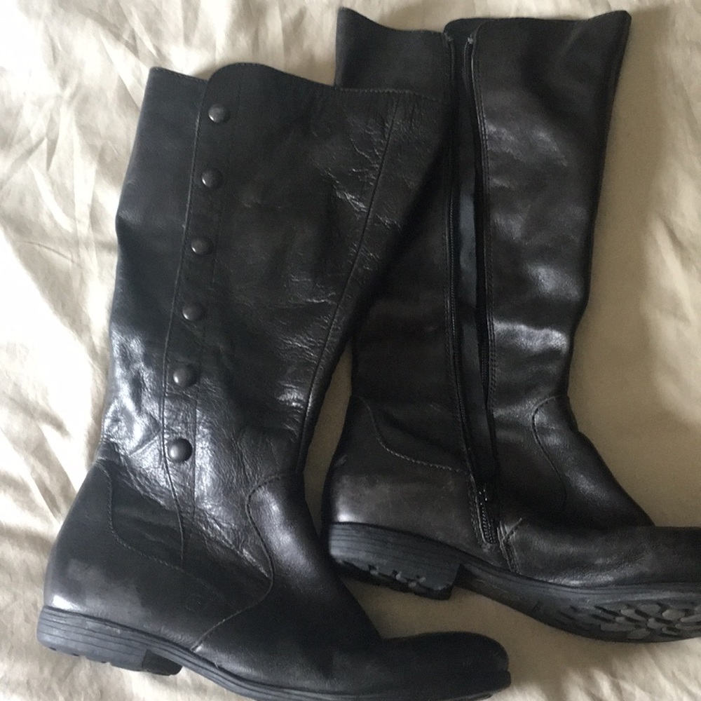 Born Sage boots in charcoal